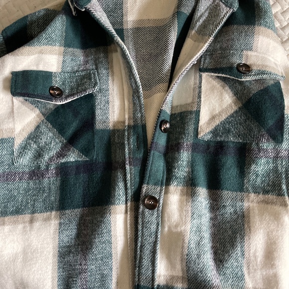 Shacket - Picture 1 of 2